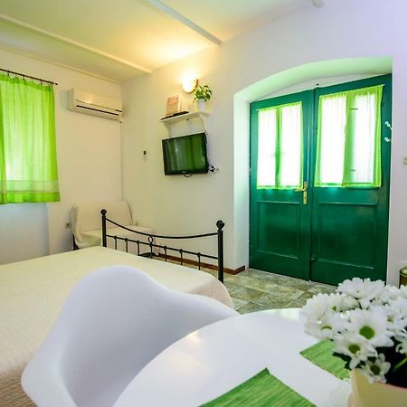 Rustica Apartments Шибеник Экстерьер фото