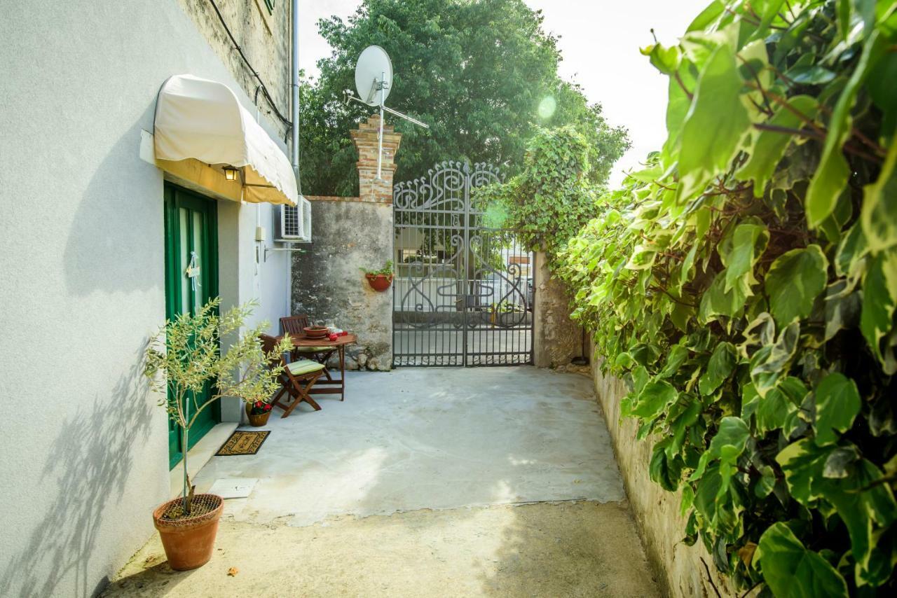 Rustica Apartments Шибеник Экстерьер фото